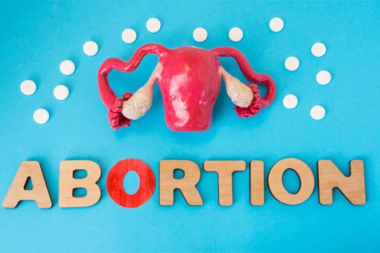 اعراض الاجهاض بدون نزيف .. كيف يبدأ الإجهاض